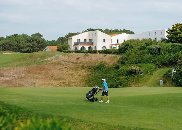 Aparthotel Clara, Face A L'ocean Et Au Golf De Chiberta 4*